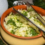 Svi žele kupus salatu kao iz kafane: Za 2 minuta do savršeno tankih traka!