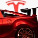 Tesla predstavlja novi model sportskog automobila - brzinu od 0 do 100 dostiže za manje od sekunde 