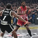 Partizan - Crvena zvezda: Dominacija crno-belih i dvocifrena prednost na poluvremenu