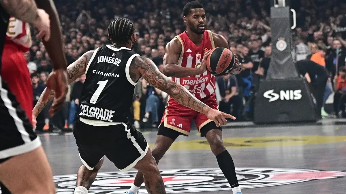 Partizan - Crvena zvezda: Dominacija crno-belih i dvocifrena prednost na poluvremenu