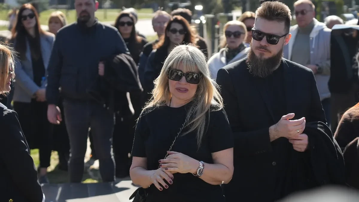 "Zapušteno je, ćerka je plakala" Evo u kakvom je stanju grob Saše Popovića danas
