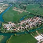 Zovu ga „Dolenjska Venecija“ - do ovog skrivenog bisera Slovenije možete bez vinjete